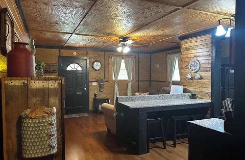 Evergreen Cabin | Cozy 1-bedroom cabin in Evergreen with AC