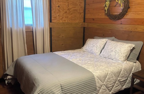 Evergreen Cabin | Cozy 1-bedroom cabin in Evergreen with AC