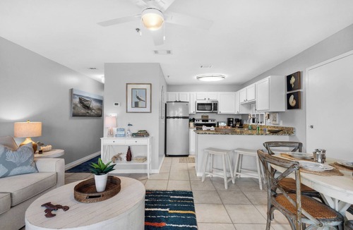 Crystal Beach Condo | Cozy 1-bedroom condo in wonderful Destin with AC