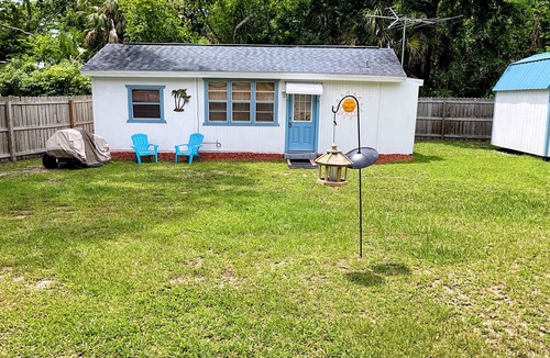 Harbor Oaks Cottage | Cozy 1-bedroom Cottage furnished with all utilities included