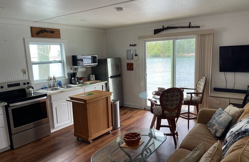 Key West Boat Rental | Cozy 1 Bedroom Green Flash Houseboat @ the Perry Marina with WiFi, AC