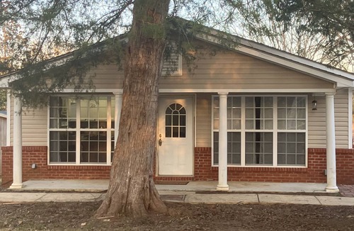 Pheba House | Cozy 1-bedroom house in charming West Point with AC, WiFi