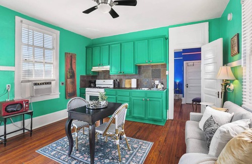 Mid-City Apartment | Cozy 1 Bedroom located in the Heart of Mid-City