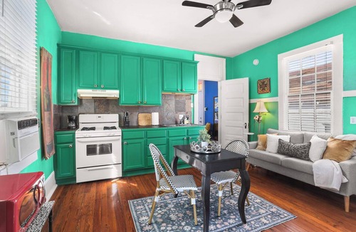 Mid-City Apartment | Cozy 1 Bedroom located in the Heart of Mid-City