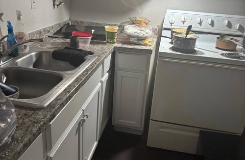 Northwest Orlando Resort | Cozy 1-bedroom resort in delightful Orlando Master suite with en-suite showers