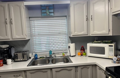 Harbordale House | Cozy 1-bedroom bungalow in delightful Fort Lauderdale with AC and Pool