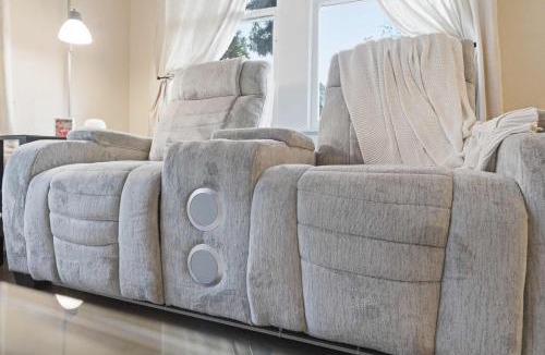 Downtown House | Cozy 1BR Cottage w Kitchen & Laundry