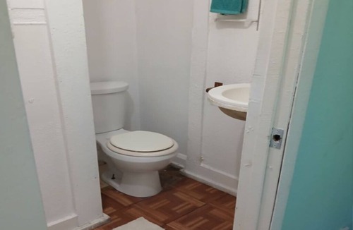 Fort Myers Apartment | Cozy 1BR Fort Myers Getaway – Minutes to Downtown!