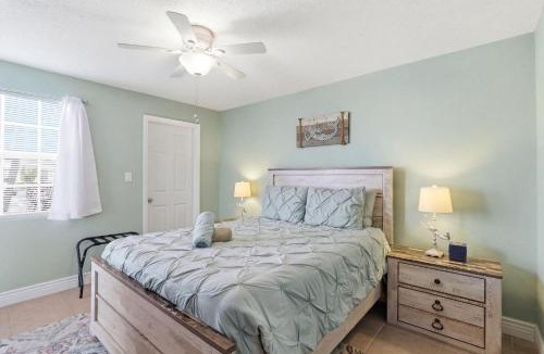Ocean Side Village Apartment | Cozy 1BR Retreat Near Melbourne Beach Sleeps 4