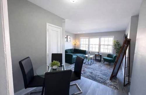 Birmingham Apartment | Cozy 1BR Retreat with Parking Close to Downtown Birmingham and UBA