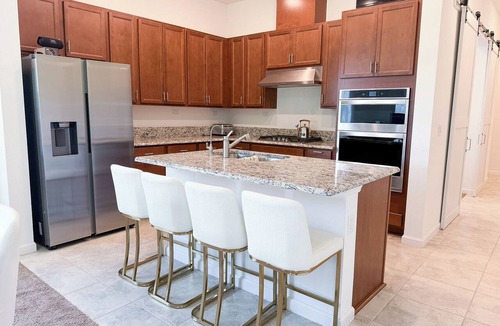 Sunbeam Cottage | Cozy 2-bedroom cottage with AC in cool Jacksonville 55+ community in Mandarin