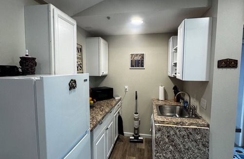 Lake Placid Cottage | Cozy 2-bedroom cottage in charming Lake Placid with AC,and breathtaking sunsets