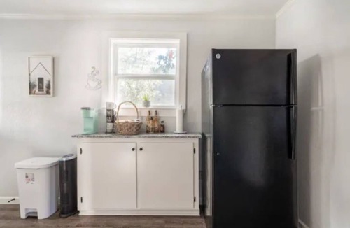 El Lago Cottage | Cozy 2-bedroom cottage