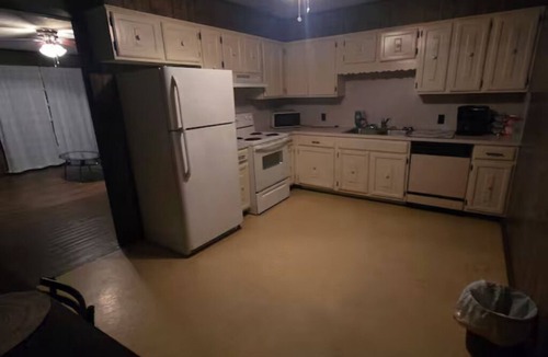 Moss Bluff House | Cozy 2-bedroom house in beautiful Lake Charles with AC
