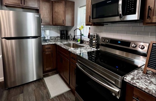 Behrman House | Cozy 2-bedroom house in beautiful New Orleans with AC, WiFi