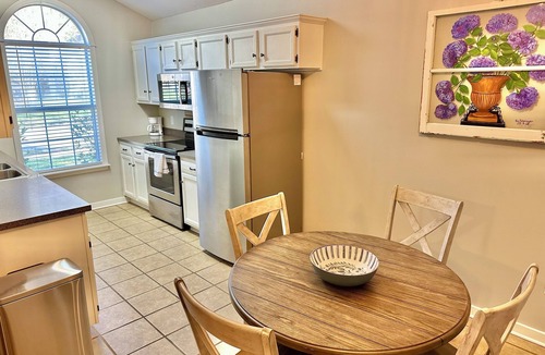 Flowood House | Cozy 2-bedroom house in charming Brandon/Flowood with King/Bunks/Futon