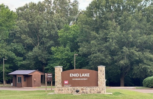 Pope House | Cozy 2-bedroom house on Enid Lake, just steps from Wallace Creek Campgrounds