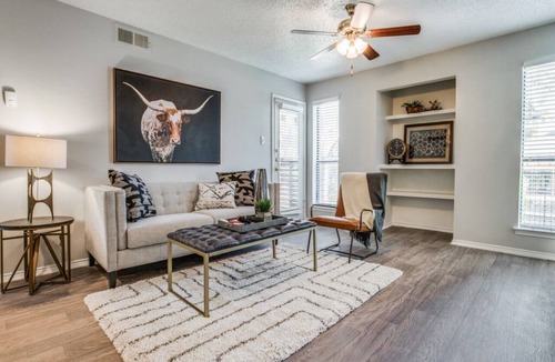 Dallas Apartment | Cozy 2BR Corporate Stay Near UT Southwestern & Love Field