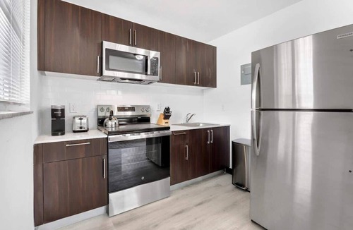 Poinciana Park Apartment | Cozy 2BR Near Beach, Airport & Cruise Port