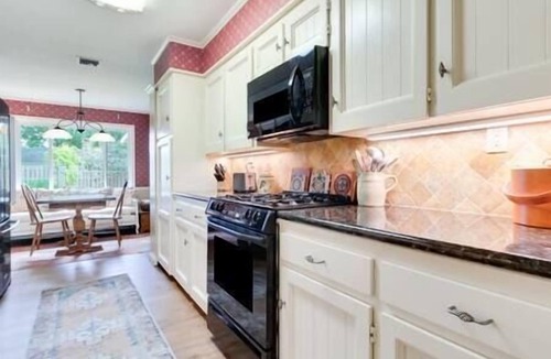 Lafayette House | Cozy 3 bed, 2 bath, plus an office space & a pool in midtown