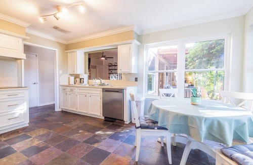 Meadows Place House | Cozy 3 BR Home Near Sugar Land