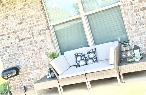 Fairhope House | Cozy 3bd/2ba Near Beaches and Shopping! Free Onsite Parking!