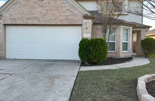Barrett House | Cozy 4-bedroom house in lovely Houston with amenities