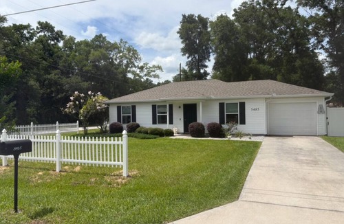 Fellowship House | Cozy and Chic 3 bedroom house close to WEC,OBS,HITS