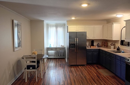 Redlick Apartment | Cozy and Lux 1-bedroom guesthouse in ritzy part of Texarkana with AC