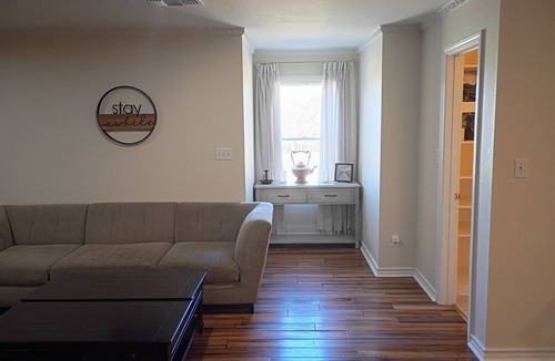 Redlick Apartment | Cozy and Lux 1-bedroom guesthouse in ritzy part of Texarkana with AC