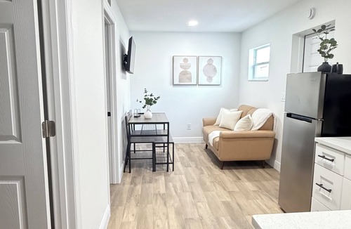 Brandon Apartment | Cozy apartment in Brandon Private Entry