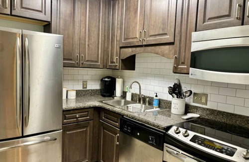 Summer Breeze Apartment | Cozy Beach Condo! Safe Complex!