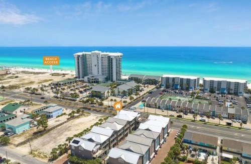 Crescent Beach House | Cozy Beach House (4 min walk) w/Pool + Fast WiFi