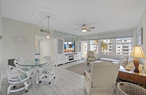 Marco Island House | Cozy beachfront condo with pool and ocean views