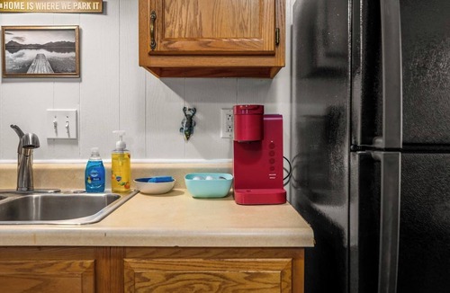 Alexandria Cabin | Cozy Cabin Near Med CTR | Quiet&Clean by Ponytail
