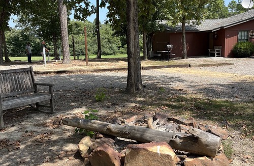 Paris Cabin | Cozy cabin with 2 beds near trails on the great Mount Magazine.n