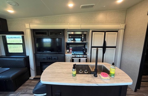 Brookston House | Cozy Camper for Work Travelers & Families