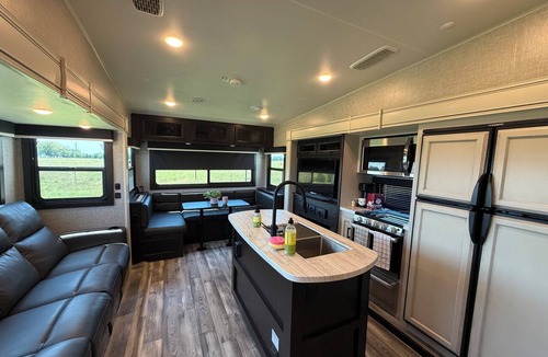 Brookston House | Cozy Camper for Work Travelers & Families