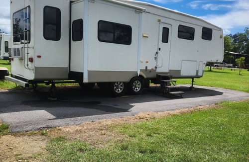 Cottondale RV Rental | Cozy campground in beautiful Cottondale with AC
