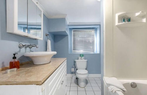 Mid-City Hotel | Cozy Canal Studio Near Everything!