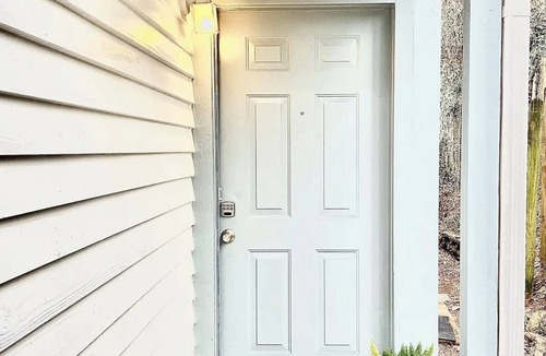 Tallahassee House | Cozy Canopy Cottage tucked away - East Tallahassee