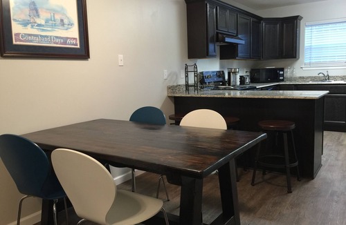 Lake Charles House | Cozy, Chic Townhouse/515B