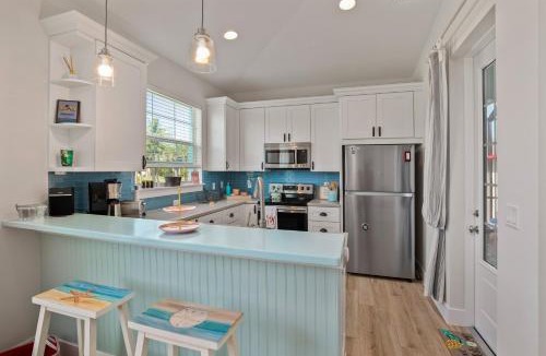 Naples Villa | Cozy Coastal Cottage at Naples Bay, Pickleball, Botanical Garden