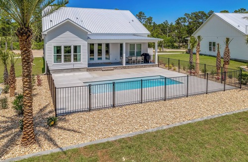 Panacea House | Cozy Coastal Cottage