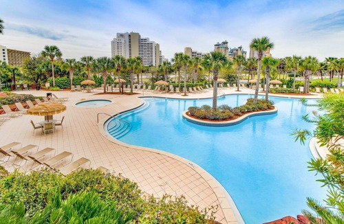 Sandestin Apartment | Cozy coastal efficiency w/shared pool, hot tub & easy beach access