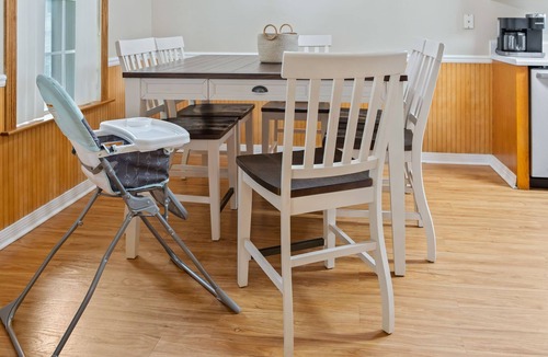 Navarre House | Cozy Coastal Retreat – Perfect for Fall Getaways! Firepit, Hammock & Fun