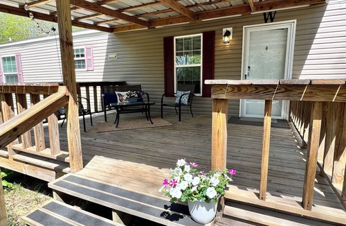 Ferndale House | Cozy, comfortable 2bd/2ba home in the Heart of Arkansas