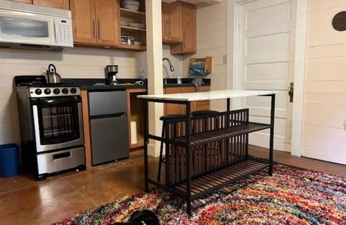 Mid-City Apartment | Cozy Convenient Studio Apartment in New Orleans, Perfect for Exploring the City