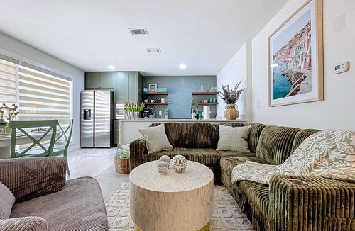 Bradenton Beach Cottage | Cozy cottage#2 at Tradewinds- 1BR, POOL and steps to beach.Unit#1 available too