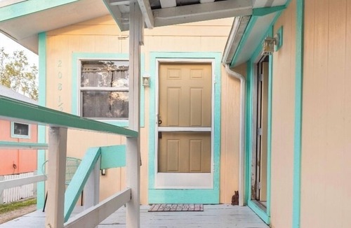Naples Apartment | Cozy Cottage Goodland Fl.
